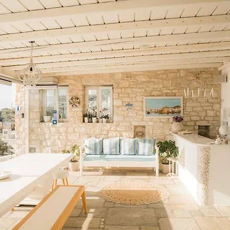 Mare Apartment Ampelas