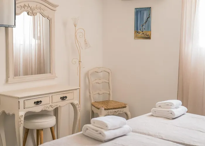 Mare Apartment Ampelas